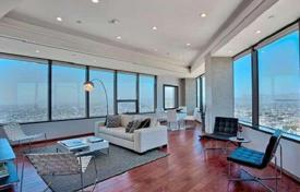 Modern apartment with panoramic city view in condominium, Los Angeles, USA for 1,540,000 €
