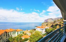 Five-room penthouse with a parking and ocean views in Funchal, Madeira, Portugal for 832,000 €