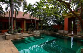 Thai-balinese 3-bedroom pool villa near Phoenix Golf course for $628,000