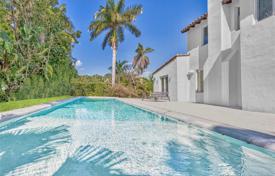 Cozy villa with a backyard, a swimming pool, a garden, a terrace and two garages, Miami Beach, USA for $2,270,000