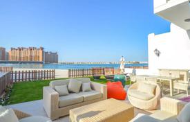 Exclusive villa with a pool and direct access to the beach, Dubai, UAE for $2,850,000