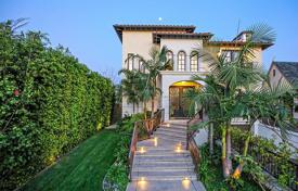 Upscale villa with library, dressing rooms, garden and pool, Los Angeles, USA for 4,027,000 €