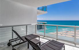 Renovated furnished oceanfront apartment in Miami Beach, Florida, USA for 2,757,000 €