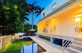 Villa – South Bayshore Drive, Miami, Florida,  USA for 1,632,000 €