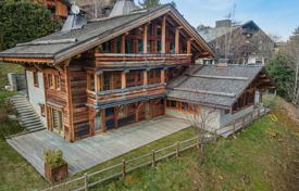 Three-storey chalet with a jacuzzi and a garage near the center of Megeve, France for 5,400,000 €